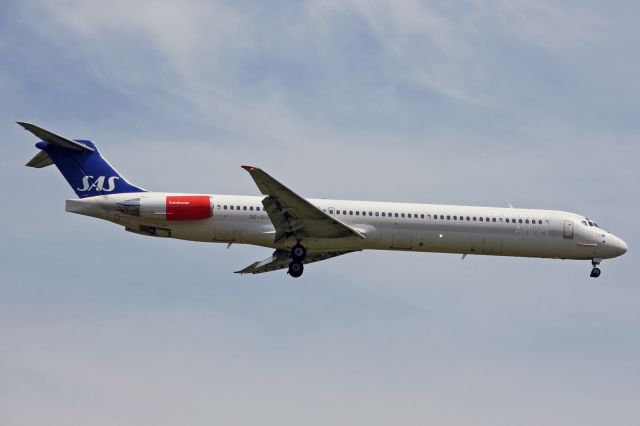 McDonnell Douglas MD-81 (SE-DIS)