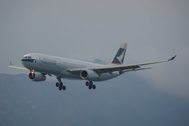 Airbus A330-300 (B-LAO)