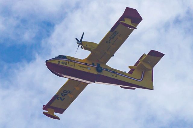 Canadair CL-415 SuperScooper (C-GQBI)