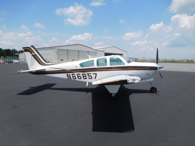 Beechcraft Bonanza (33) (N66857)
