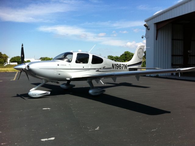 Cirrus SR-22 (N1967N)