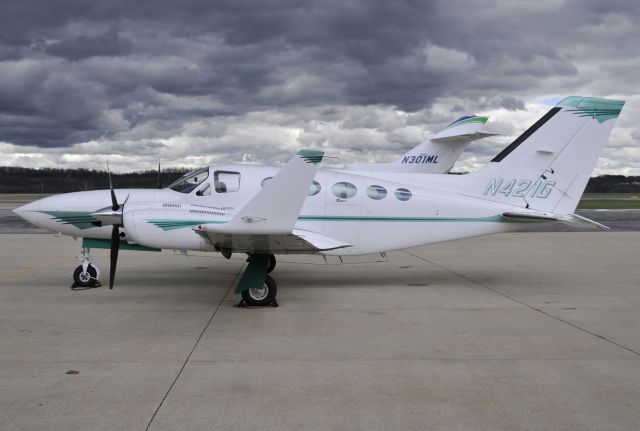 Cessna 421 (N421G) - Seen at KFDK on 4/3/09.