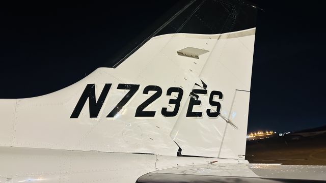 Cessna 421 (N723ES)