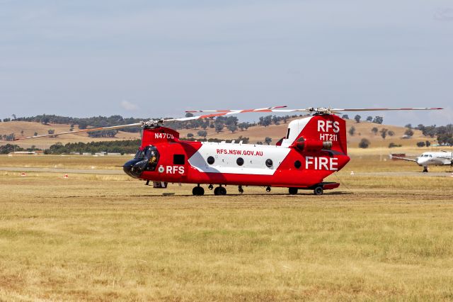 Boeing CH-47 Chinook (N47CU) - NSW RFS, operated by Coulson Australia, (N47CU/HT211) Boeing CH-47D Chinook at Wagga Wagga Airport.