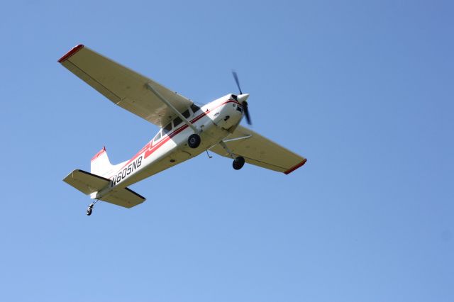 Cessna Skywagon 180 (N605NB)