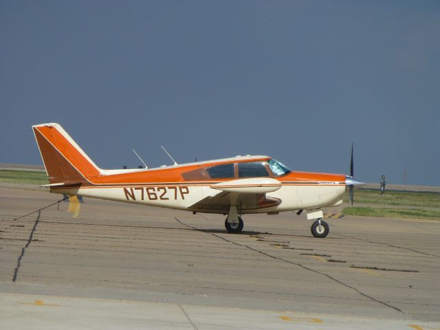 Piper PA-24 Comanche (N7627P)