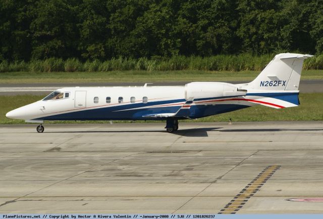 Learjet 60 (N262FX)