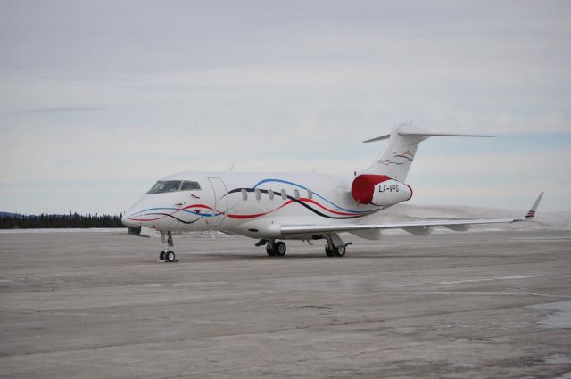 Bombardier Challenger 300 (LX-VPG) - 2008 Challenger 300 Model BD-100-1A10 S/N:20218