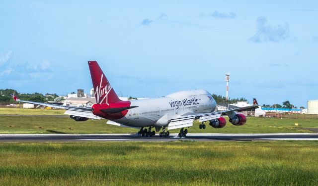 Boeing 747-400 (G-VGAL) - Arrival LGW-BGI