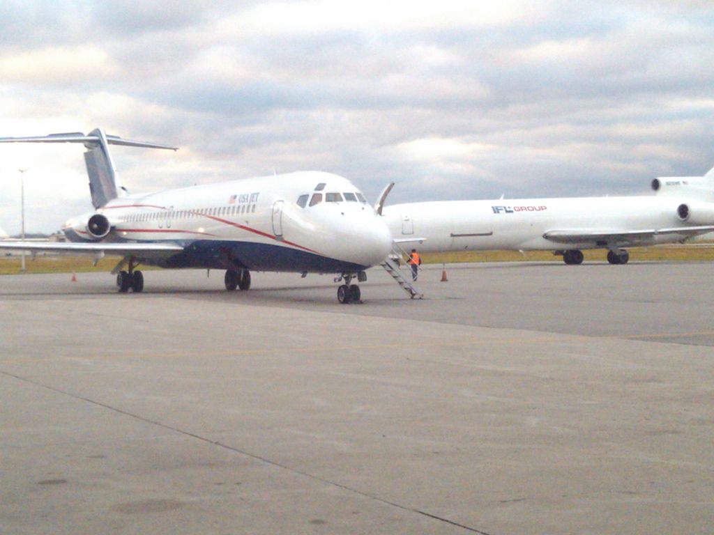 McDonnell Douglas DC-9-30 (N231US) - This was the last USA jet DC9 passenger flight out of Lansing with MSU. After this USA jet went to an all cargo fleet.