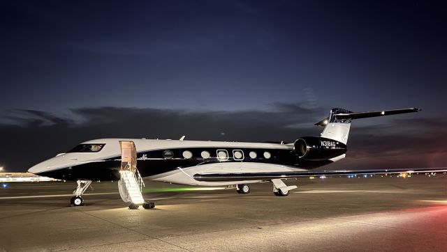 GULFSTREAM AEROSPACE G-7 Gulfstream G600 (N318AG)