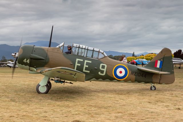 North American T-6 Texan (ZK-OTU)