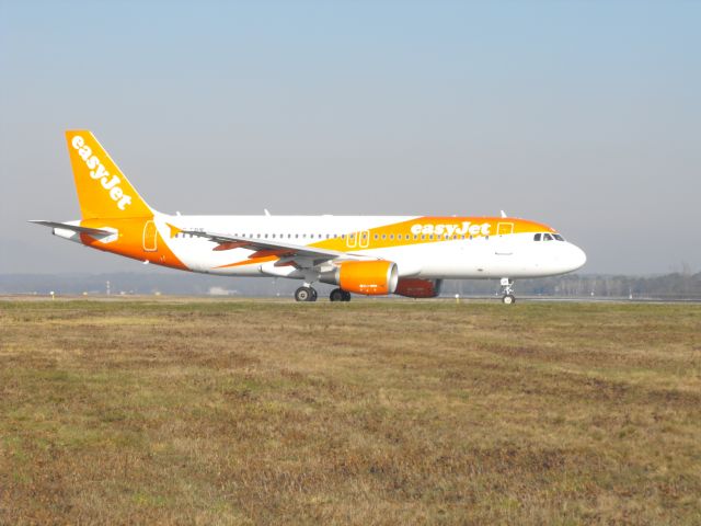 Airbus A320 (G-EZUP)