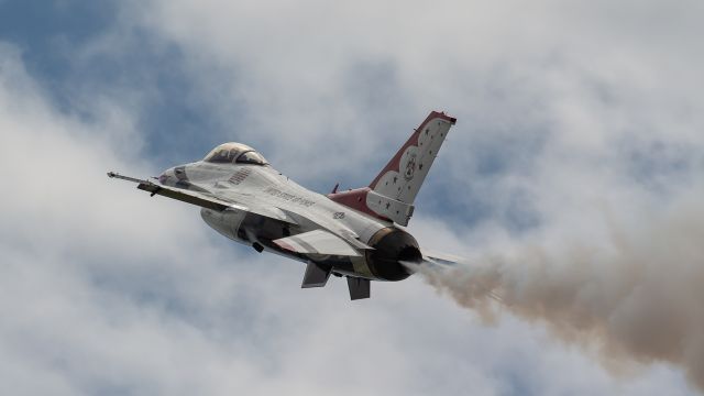 Lockheed F-16 Fighting Falcon — - Thunderbird #5 on the slow pass at the 2019 Dayton Air Show