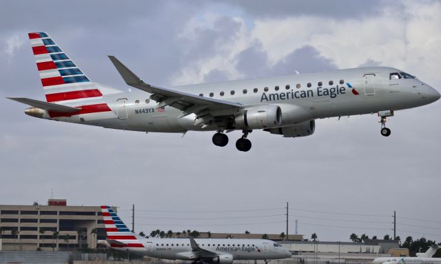 EMBRAER 175 (long wing) (N443YX)