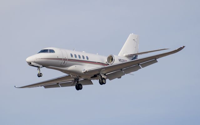 Cessna Citation Latitude (N530QS) - Runway 20R arrival @KDPA.