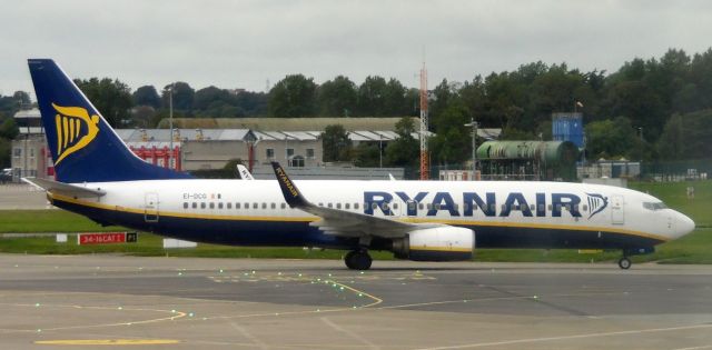 Boeing 737-800 (EI-DCG)