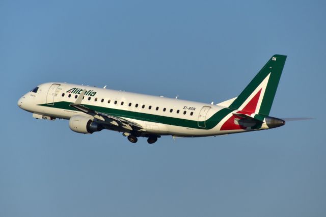 Embraer 170/175 (EI-RDN)