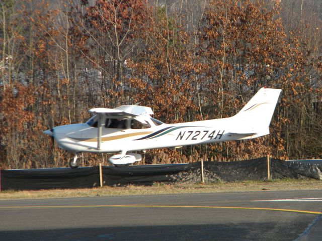 Cessna Skyhawk (N7274H)