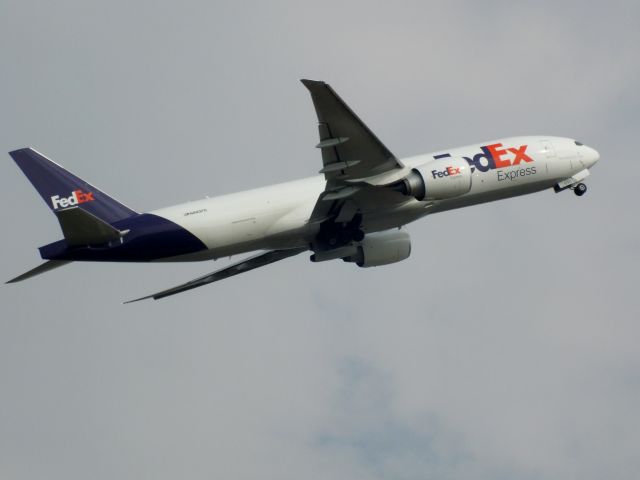 Boeing 777-200 (N890FD)