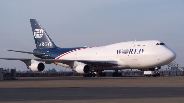 Boeing 747-400 (N742WA)