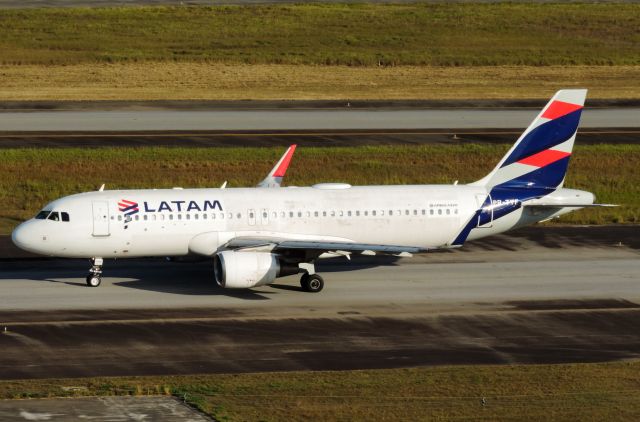 Airbus A320 (PR-TYF)