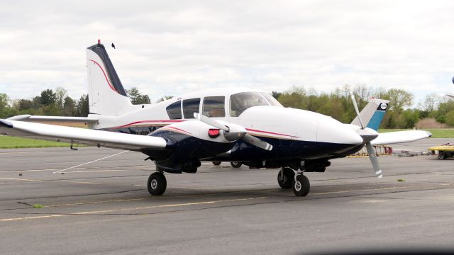 Piper Aztec (N888TG)