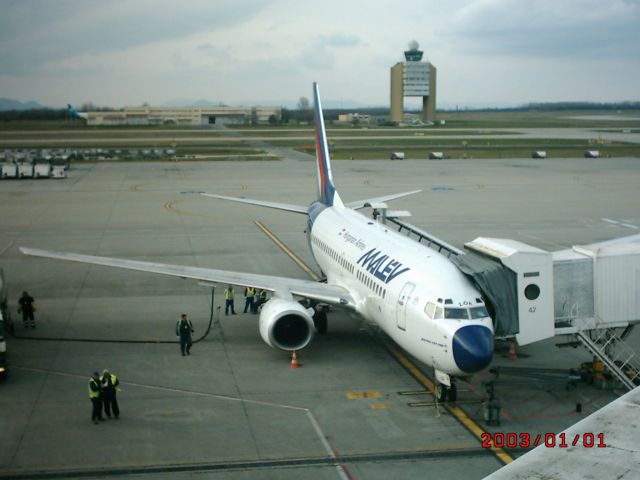 Boeing 737-700 (HA-LOA)