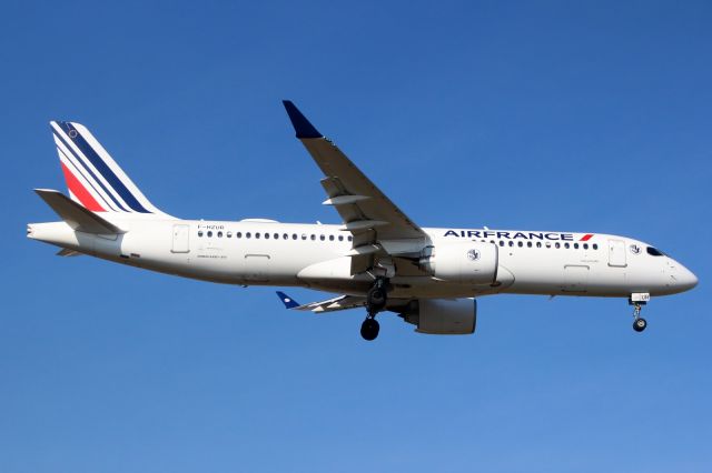 Airbus A220-300 (F-HZUR)
