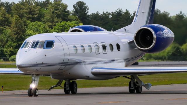 Gulfstream Aerospace Gulfstream G500 (N500H) - N500H Taxis out of Signature to Depart to London, UK from Manchester, NH