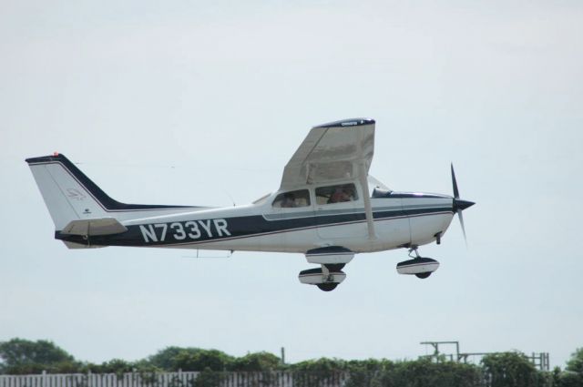 Cessna Skyhawk (N733YR) - Take off at Block Island