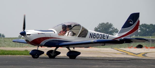 EVEKTOR-AEROTECHNIK Harmony (N603EV) - A bright Sportstar (N603EV) taxis to the ramp at Blue Grass Airport (KLEX)...