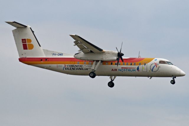 de Havilland Dash 8-300 (PH-DMR)