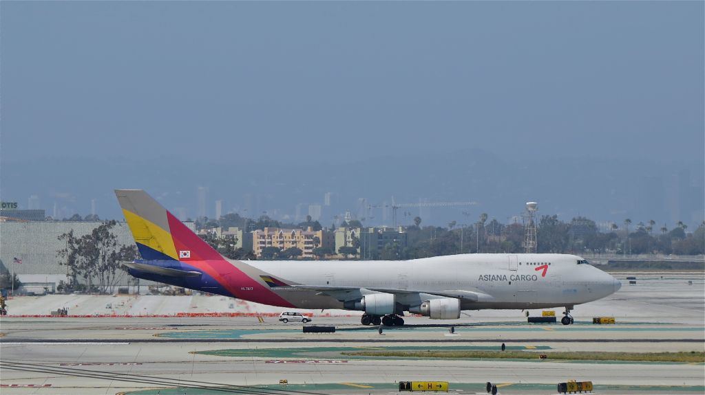 Boeing 747-400 (HL7413)