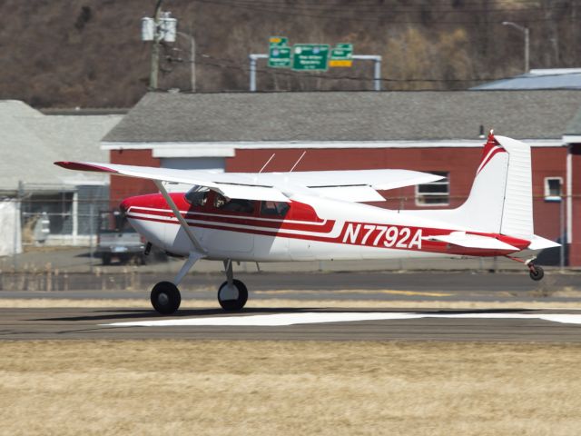 Cessna Skywagon 180 (N7792A) - Take off runway 35.