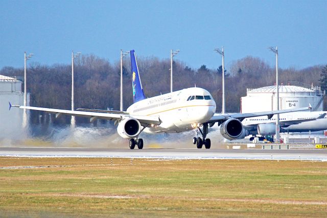 Airbus A320 (HZ-ASE)