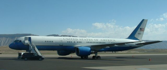 Boeing 757-200 (98-0002) - 16 SEP 2006 - Visiting KGJT from Andrews AFB