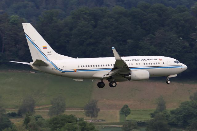 Boeing 737-700 (FAC1)