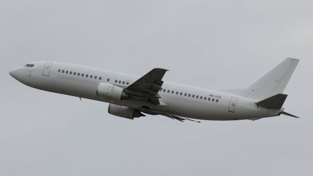 BOEING 737-400 (OM-GTD)