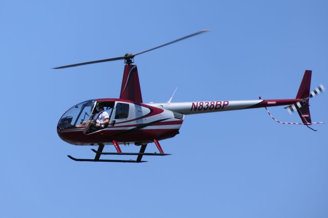 Robinson R-44 (N838BP)