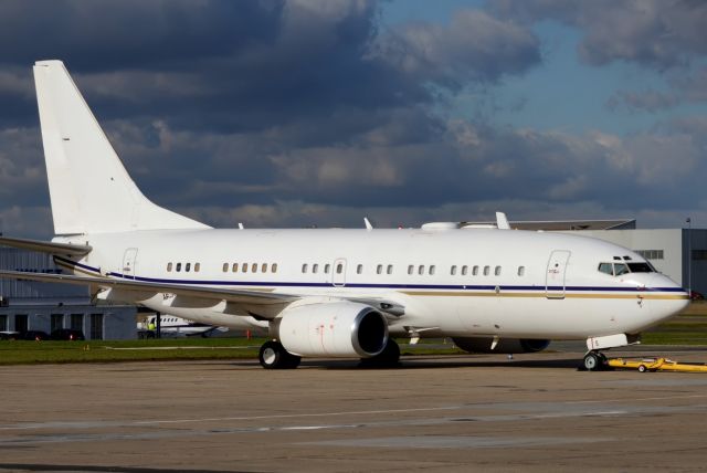 Airbus A320 (A6-DAS) - 06/02/2013