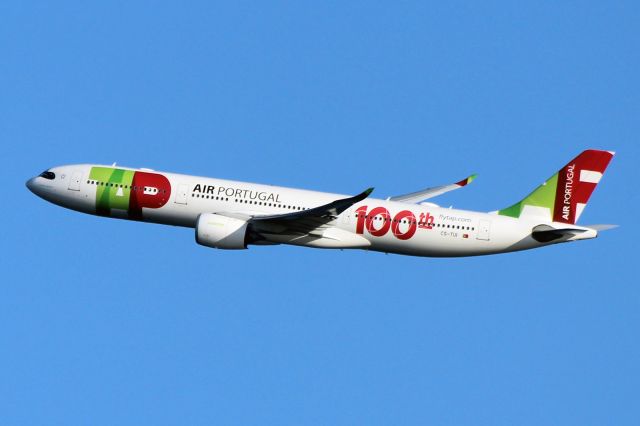 Airbus A330-300 (CS-TUI)