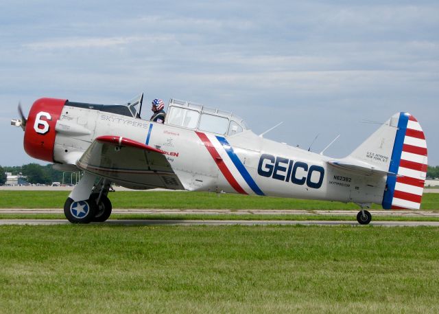 North American T-6 Texan (N62382)