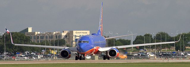 Boeing 737-700 (N242WN)