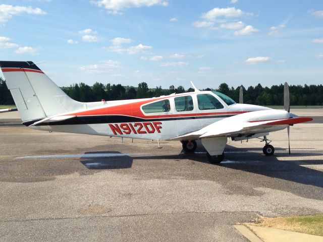 Cessna Skyhawk (N912DF)