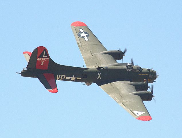 Boeing B-17 Flying Fortress (N7227C)