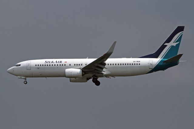 Boeing 737-800 (9V-MGN)