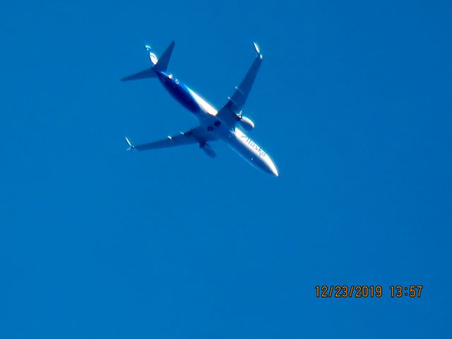 Boeing 737-900 (N281AK)