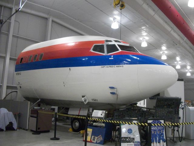 BOEING 727-200 (N7061U)