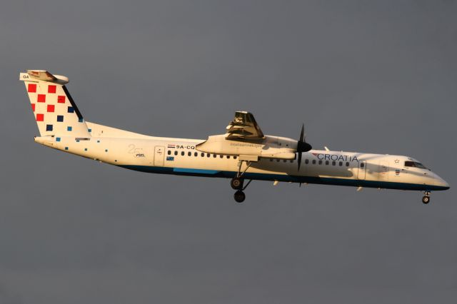 de Havilland Dash 8-400 (9A-CQA)